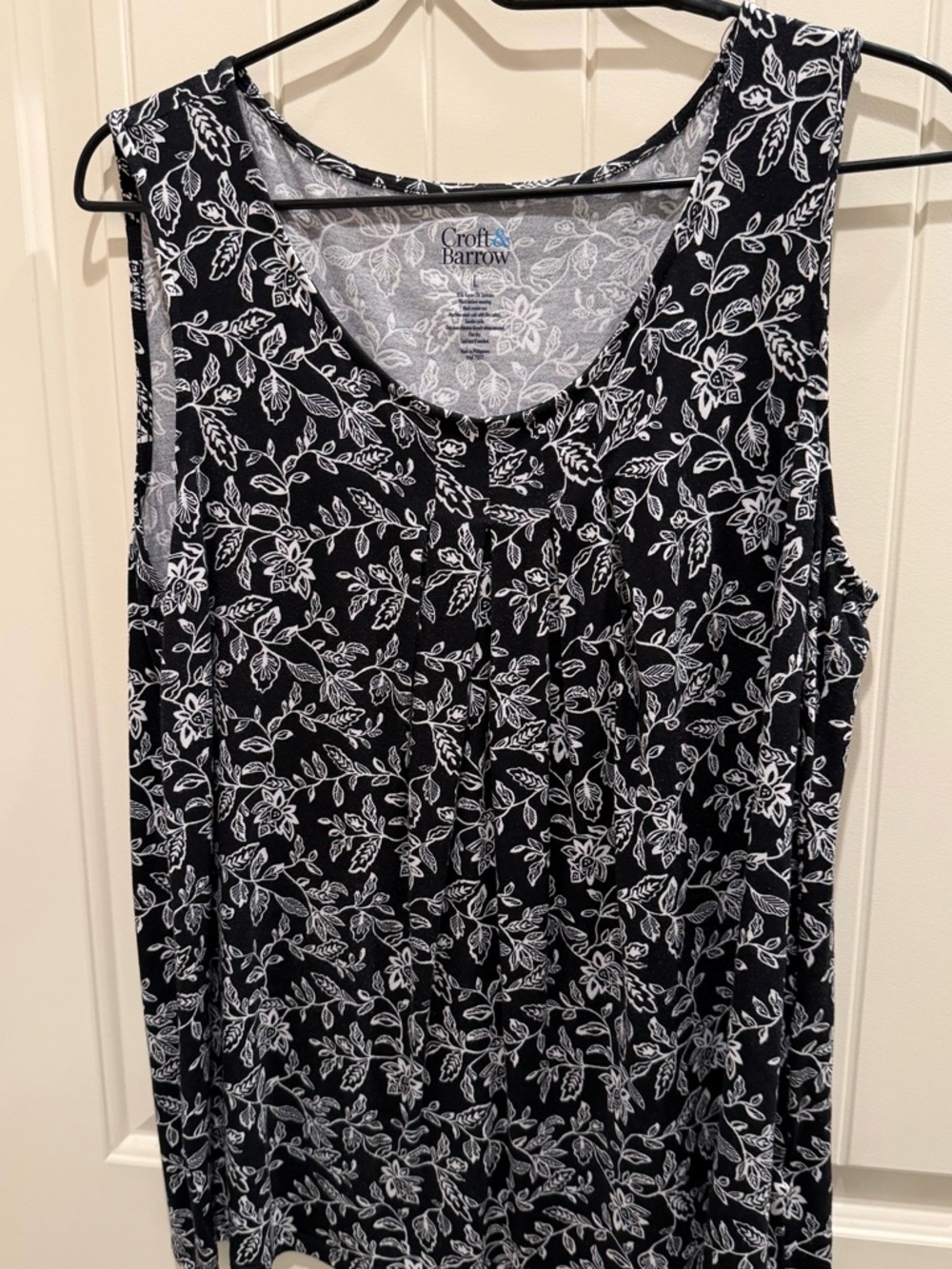 croft & barrow Black and White Floral Tank Top